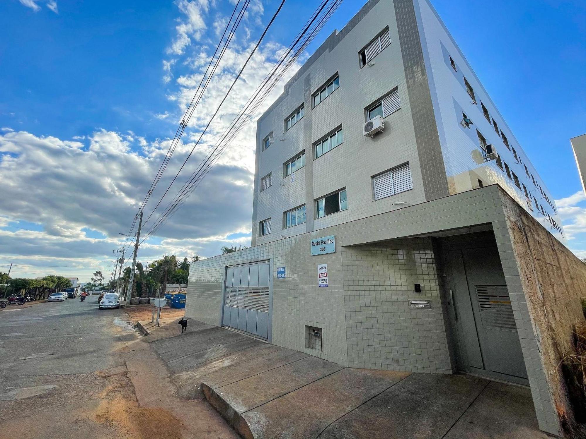 104 - APARTAMENTO 400m do PARQUE DE EXPOSIÇÃO para até 7 HÓSPEDES Patos de Minas Exterior foto